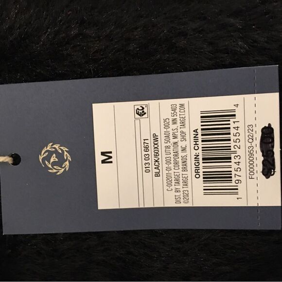 New with tags/ Super Soft long haired sweater! Super comfy - Picture 5 of 6